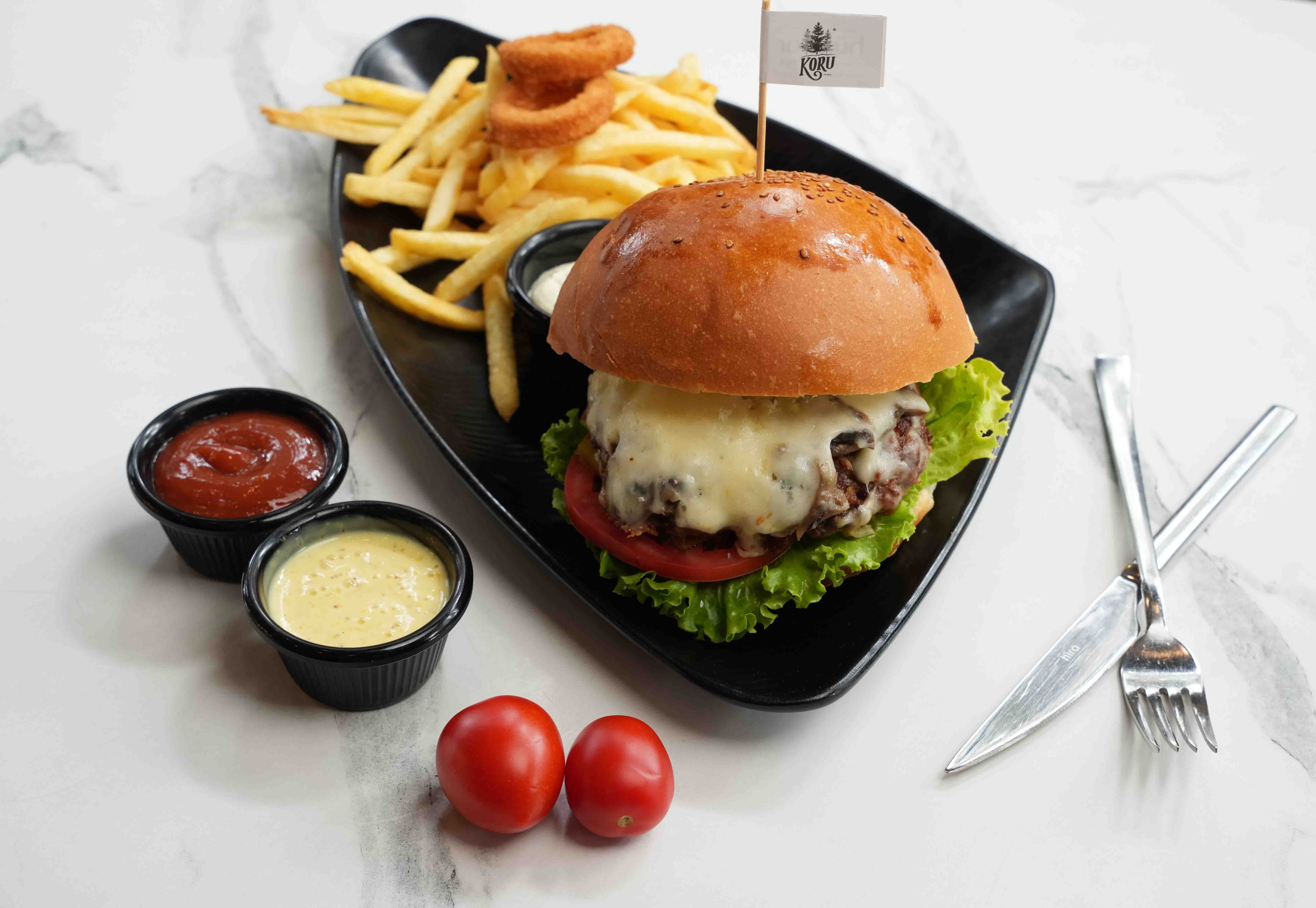 Mantarlı Cheeseburger (150 gr)