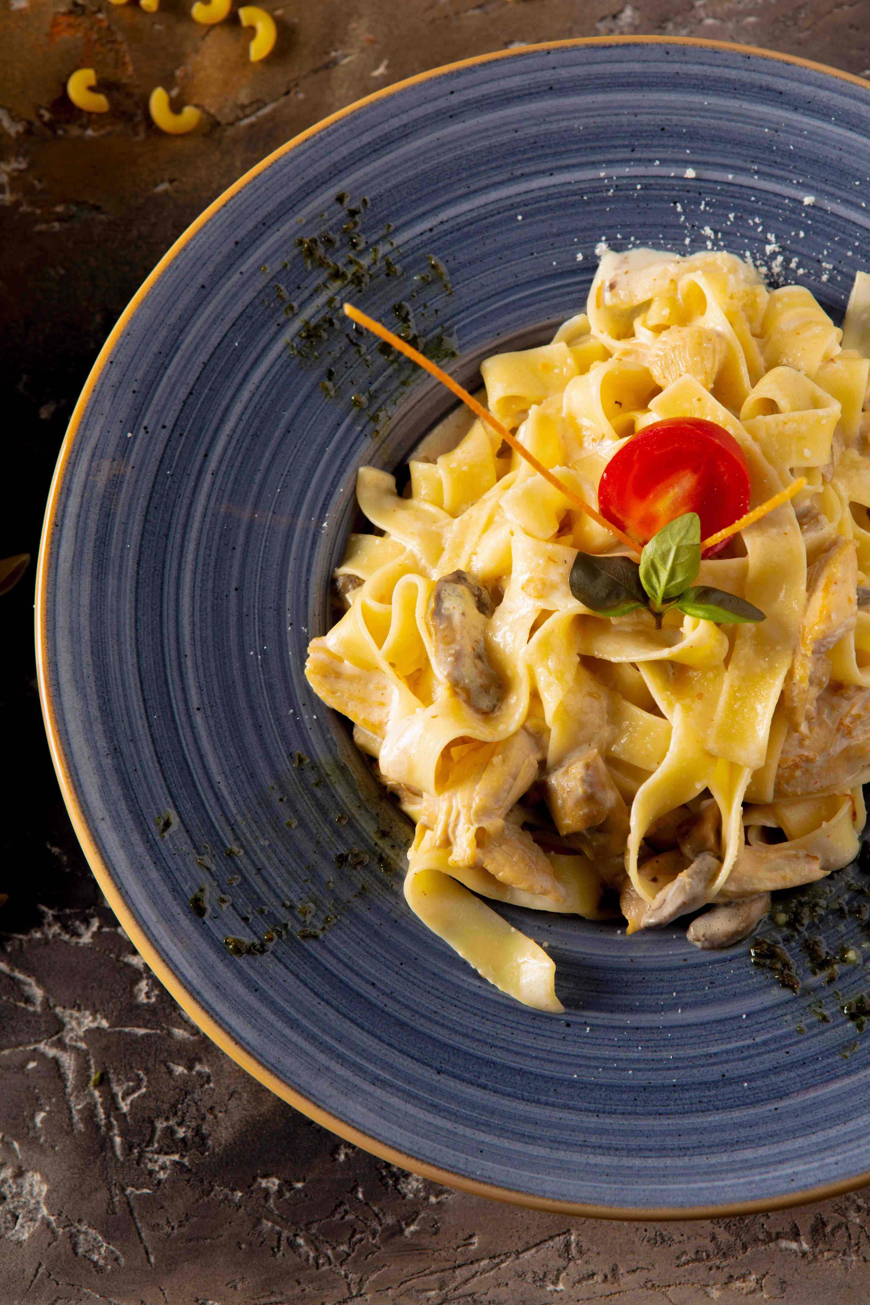 Tavuklu Fettucini Alfredo