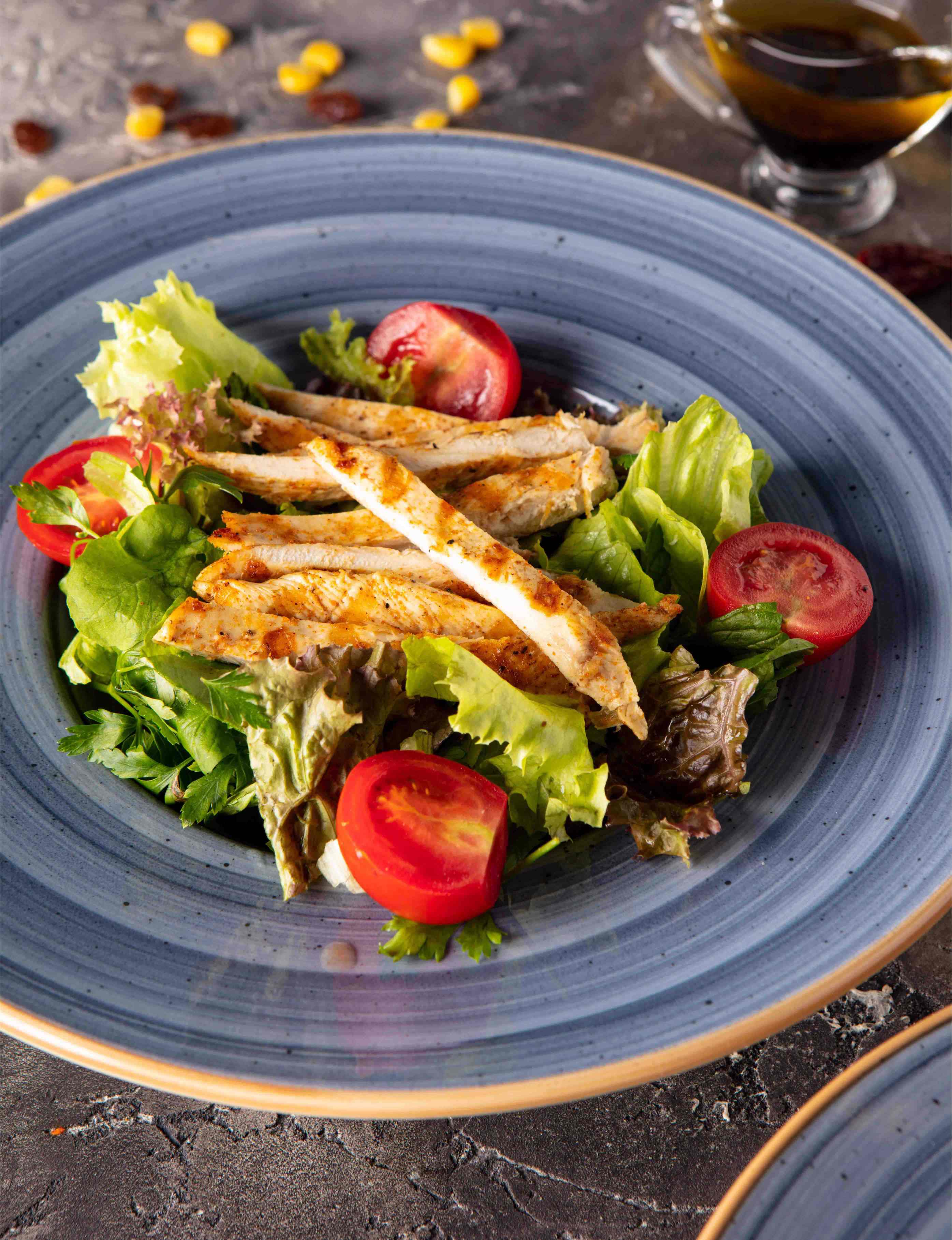 Izgara Tavuklu Salata