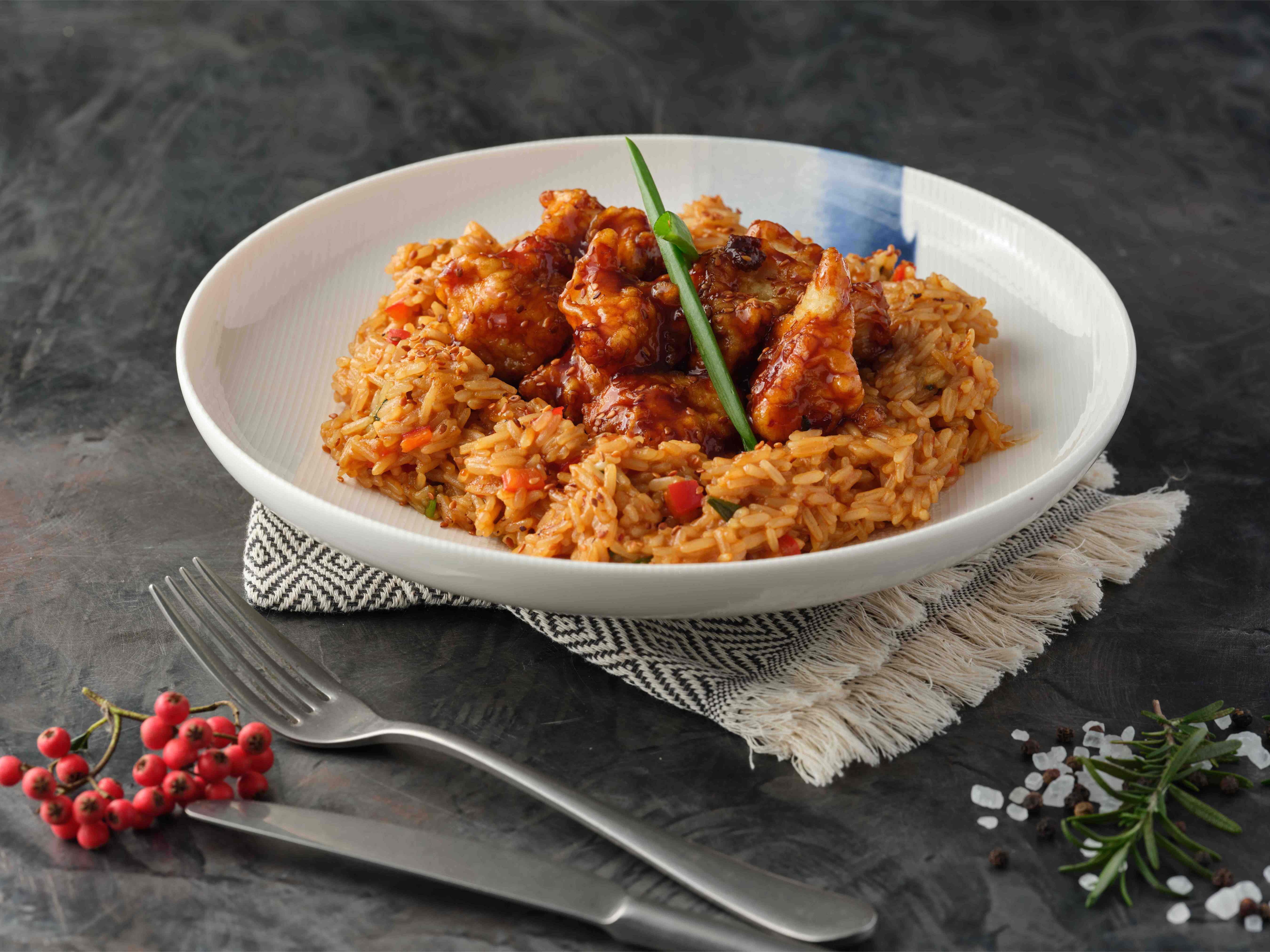 Acılı Tavuklu Tai Pilavı (150 gr)