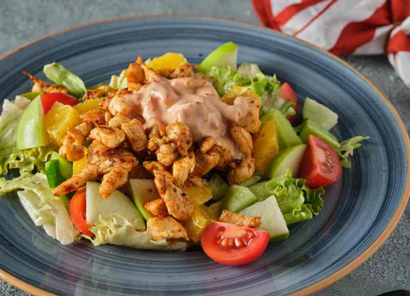 Acılı Tavuk Salata